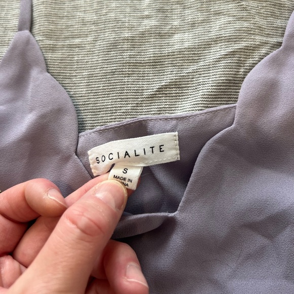 3/$10 🏷️ Scallop edge cami Purple - Picture 4 of 5